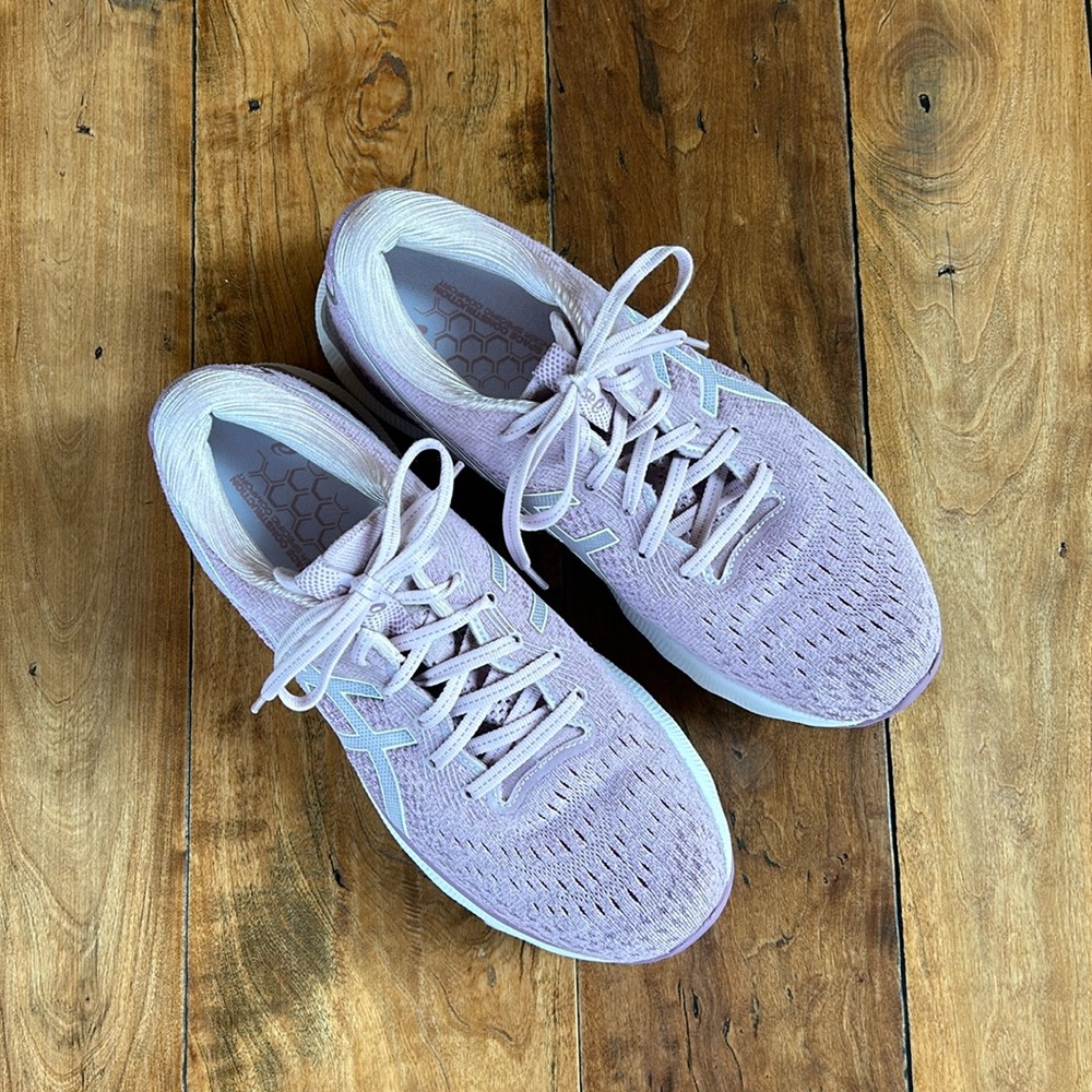 ASICS Gel-Nimbus 24. Size 9